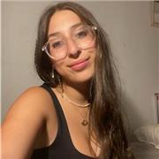 Estudiante nativa de 4º de universidad da clases de español